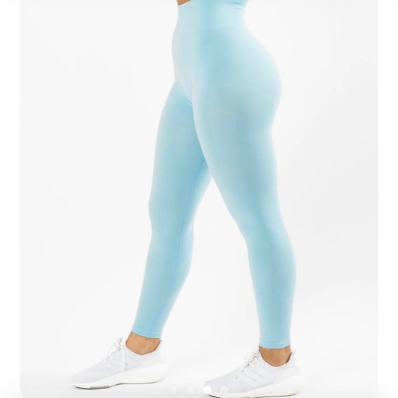 Alphalete Amplify SMALL - TRADE ONLY - Picture 3 of 11